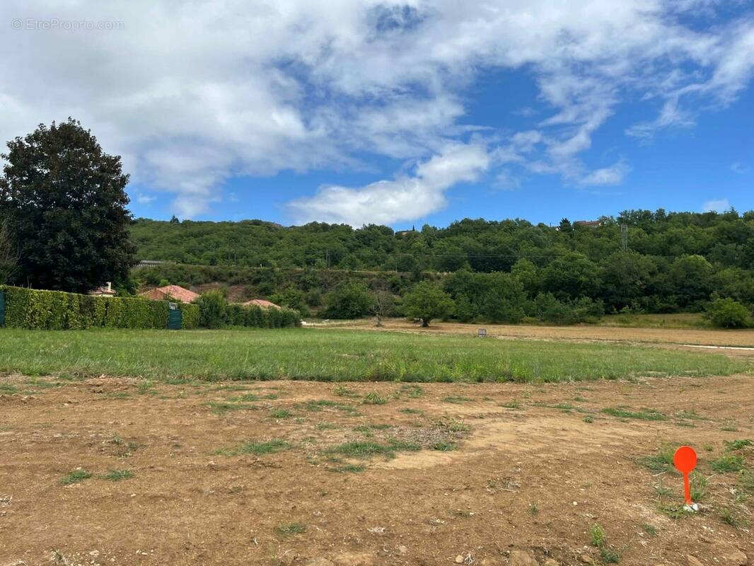 Terrain à LACHAPELLE-AUZAC