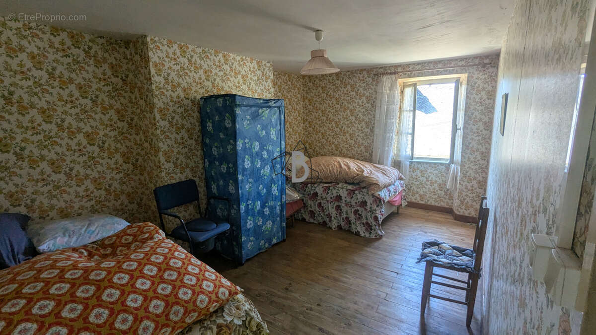 Maison à LUC-LA-PRIMAUBE