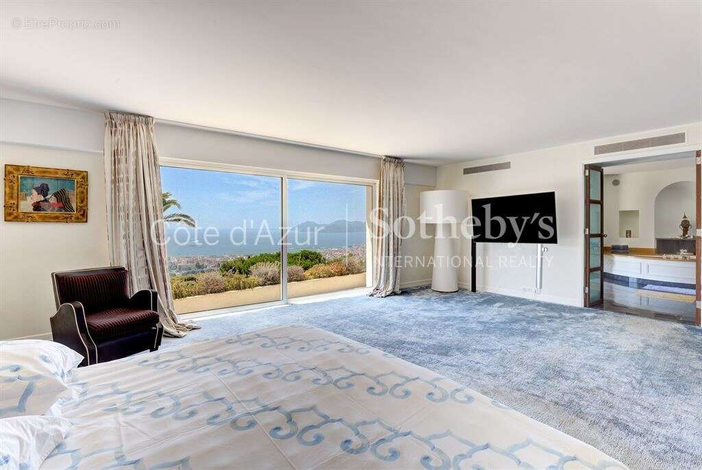 Cannes Californie, villa d'inspiration Couëlle avec vue panoramique, piscine et maison d'invités - photo 15
