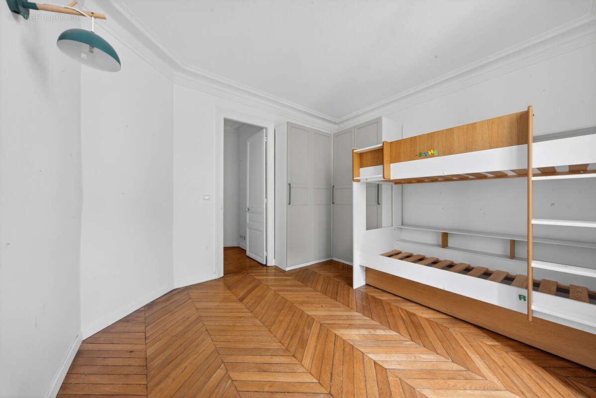 Appartement à PARIS-10E