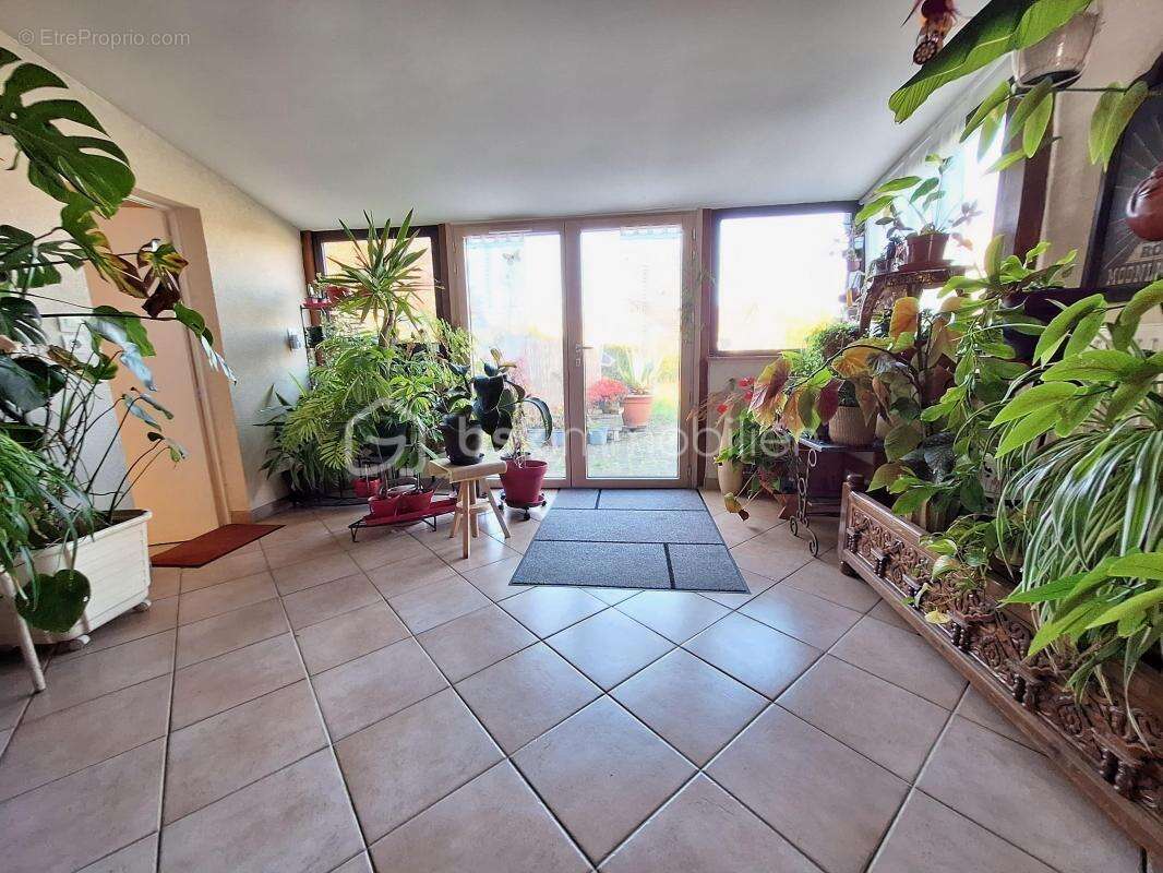 Maison à MENESTREAU-EN-VILLETTE