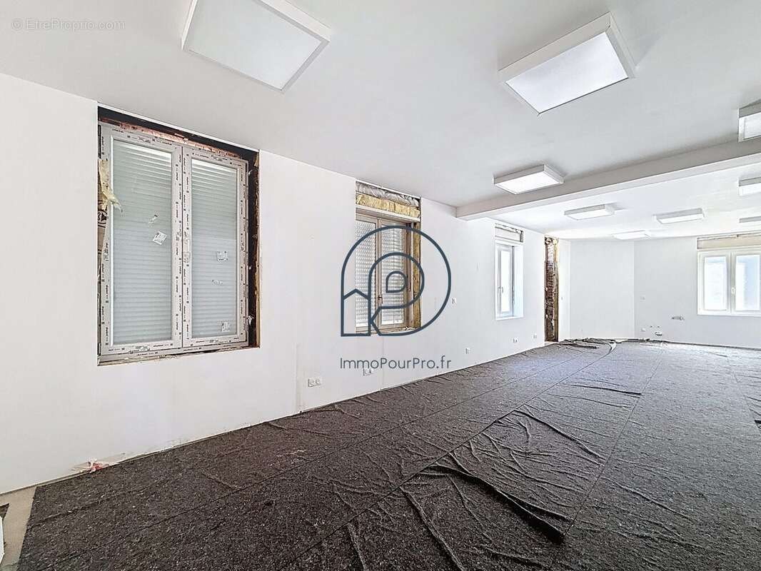 Commerce à LA MADELEINE