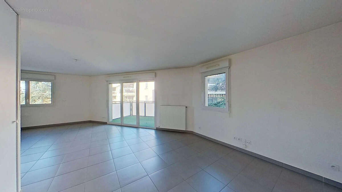 Appartement à TASSIN-LA-DEMI-LUNE