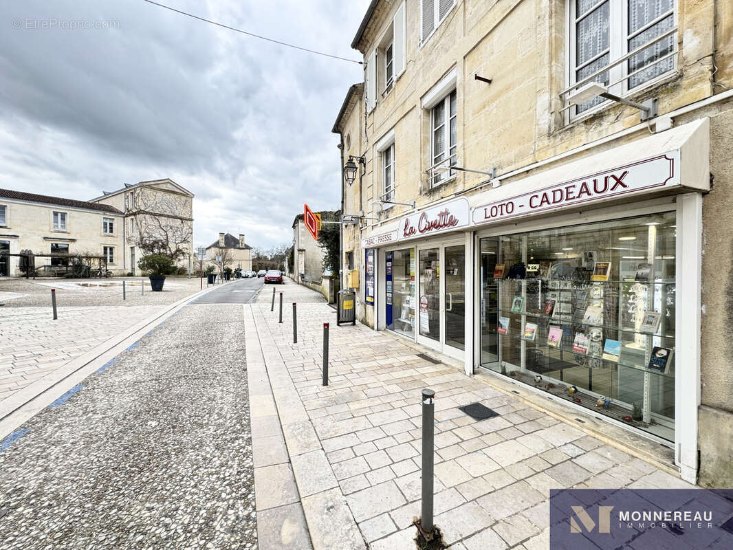 Commerce à JONZAC