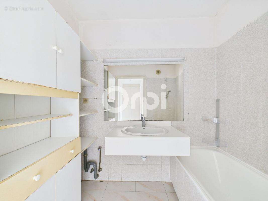 Appartement à MANDELIEU-LA-NAPOULE