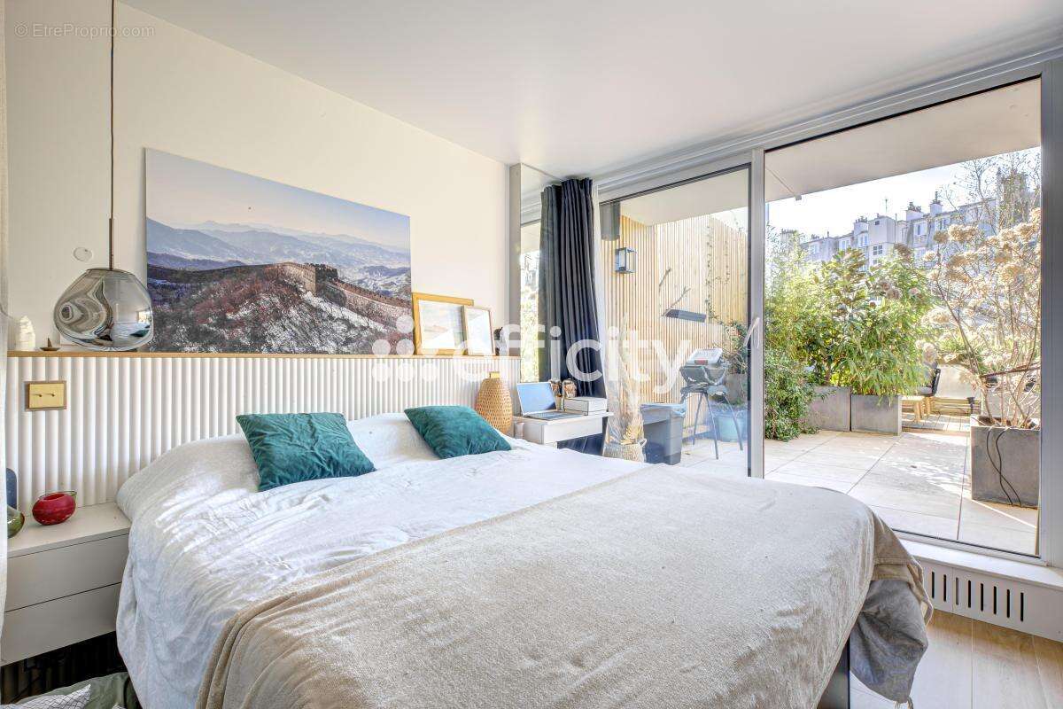 Appartement à PARIS-17E