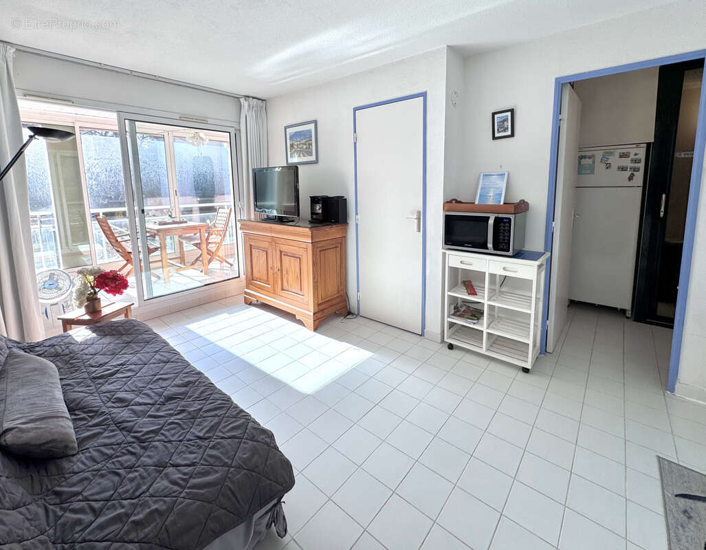 Appartement T2 meublé avec loggia et stationnement privatif - photo 4