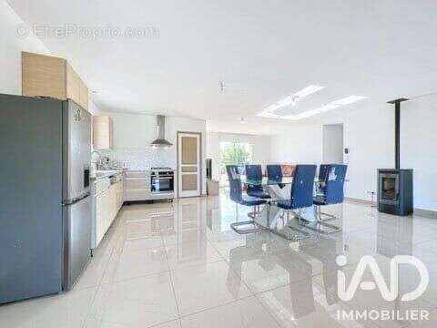 Maison 95 m² à Les Leves-Et-Thoumeyragues  - photo 3