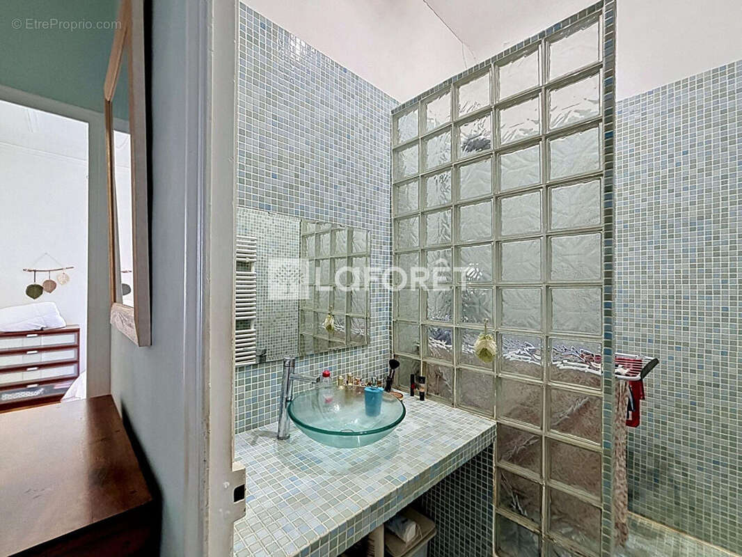 Appartement à MARSEILLE-7E