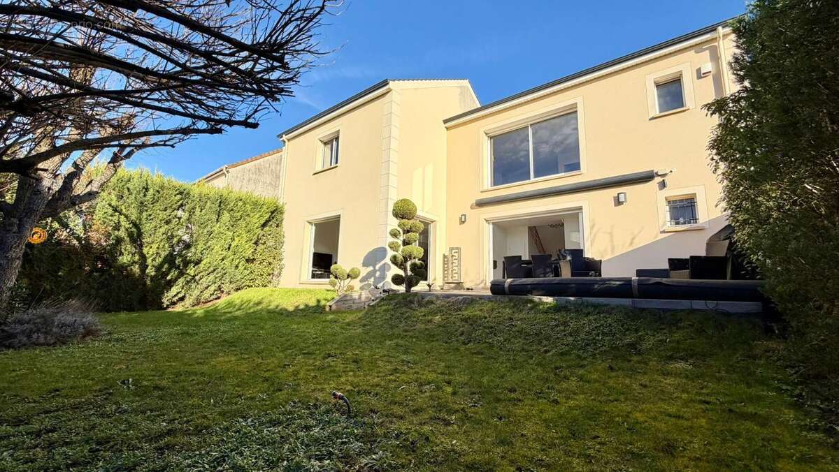 Maison à NEUILLY-SUR-MARNE