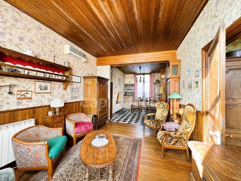 Maison à CHEVANCEAUX