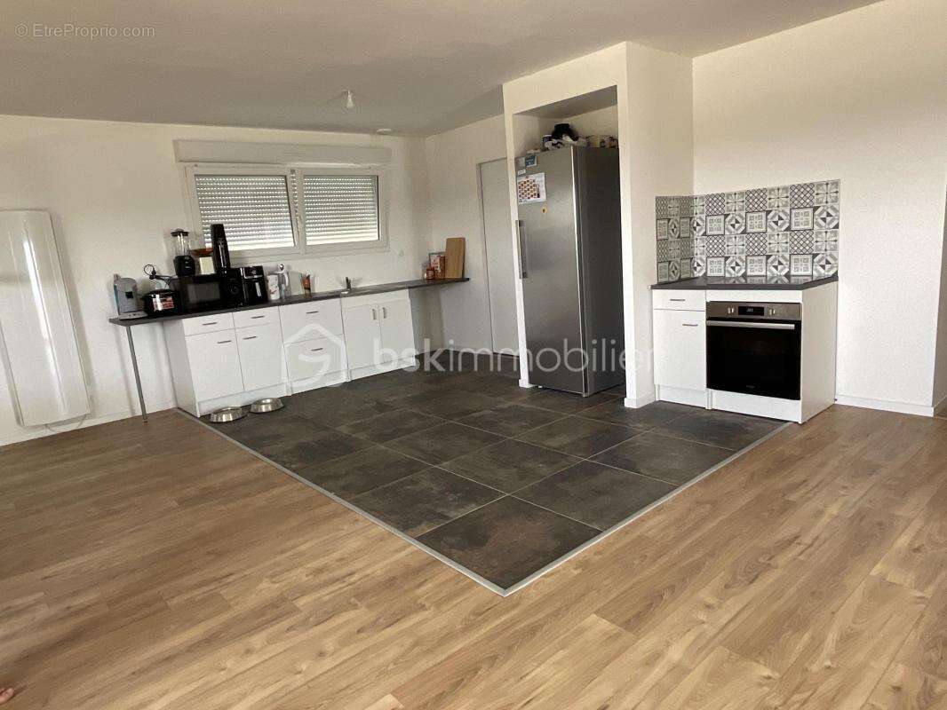 Commerce à COURTISOLS