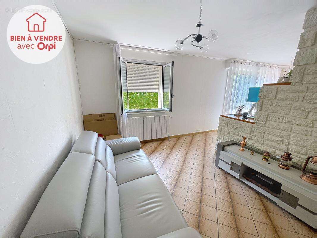 Maison à MEZY-SUR-SEINE