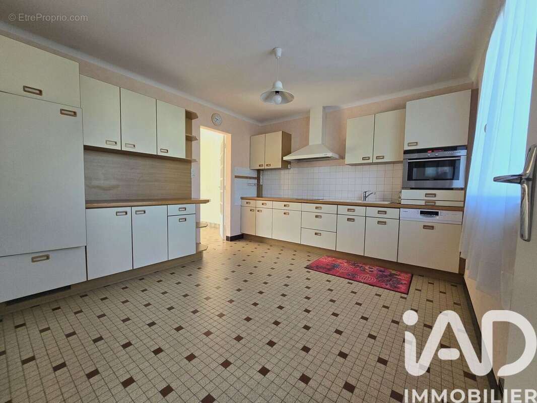 Maison 169 m² à Saint-Nicolas-De-Redon  - photo 4