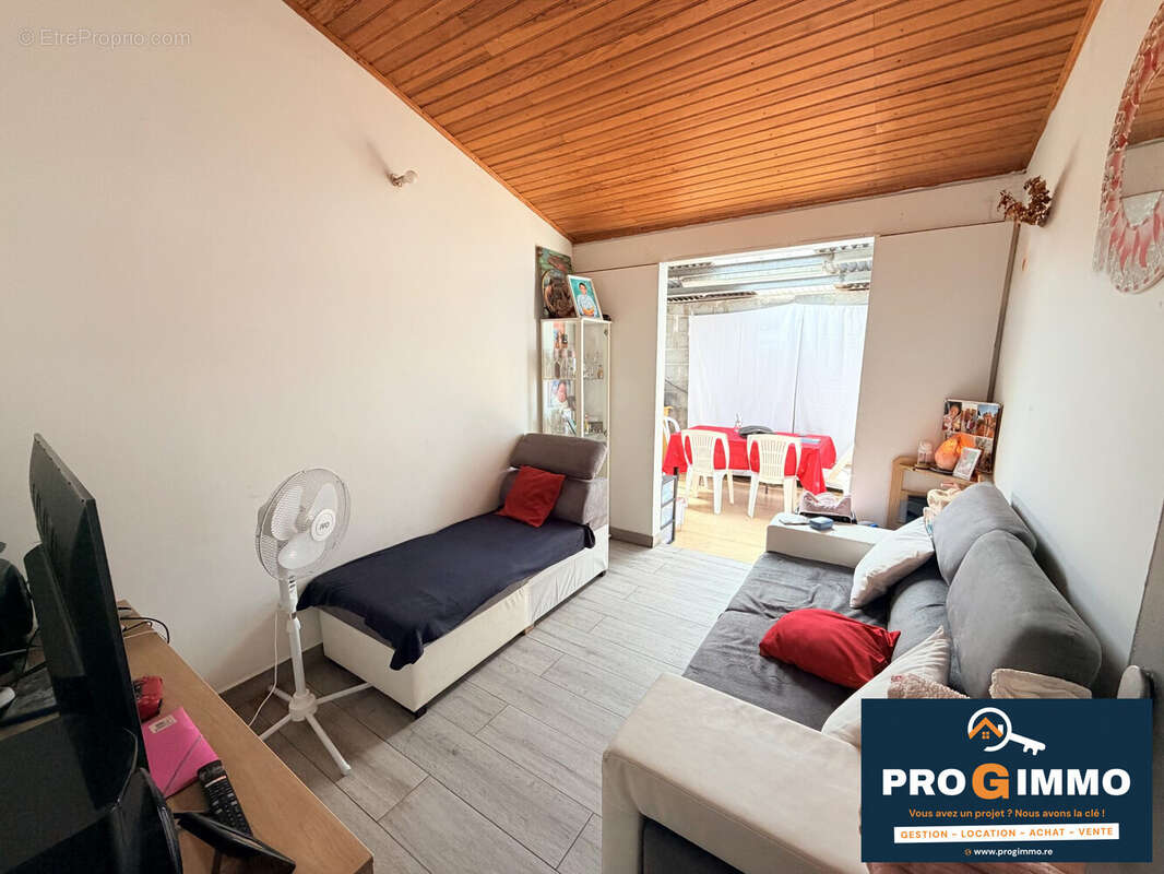 Maison 80 m² à Saint-Pierre  - photo 3