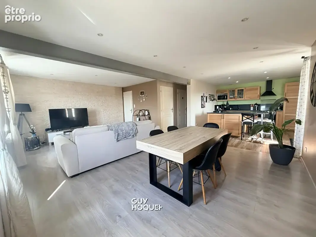 Immeuble avec appartement, local commercial et dépendance ! fort potentiel à saint-vallier ! - photo 3