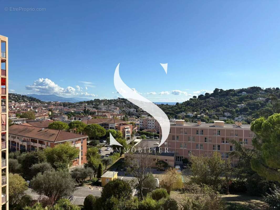 Appartement à VALLAURIS