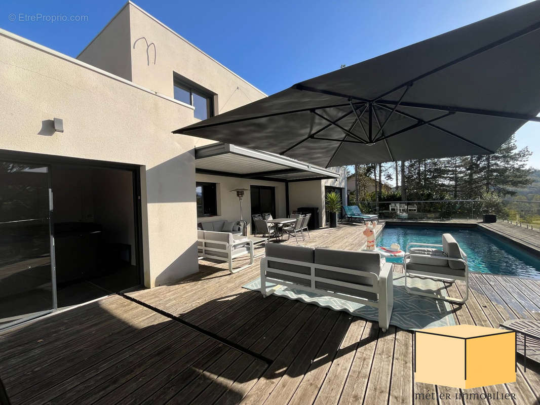 Maison à CHAZEY-BONS