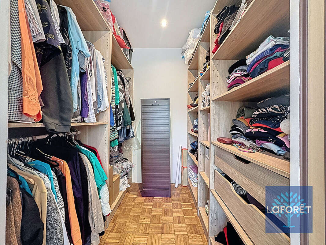 Appartement à CHILLY-MAZARIN