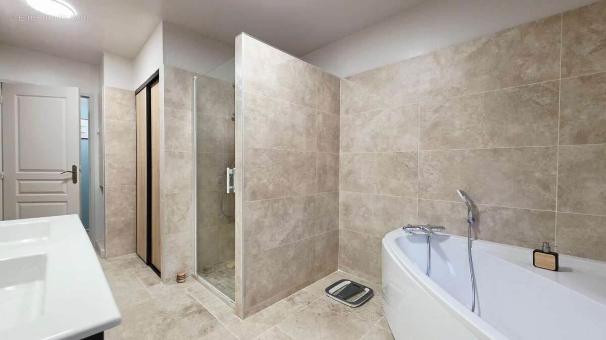 Maison à SAINT-DOULCHARD