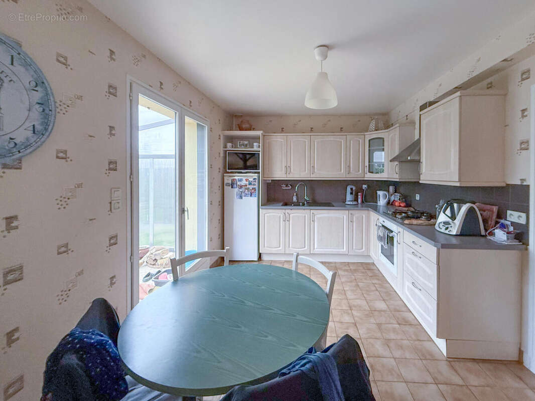 LEMEE 7 - Maison à MONTREUIL-LE-GAST