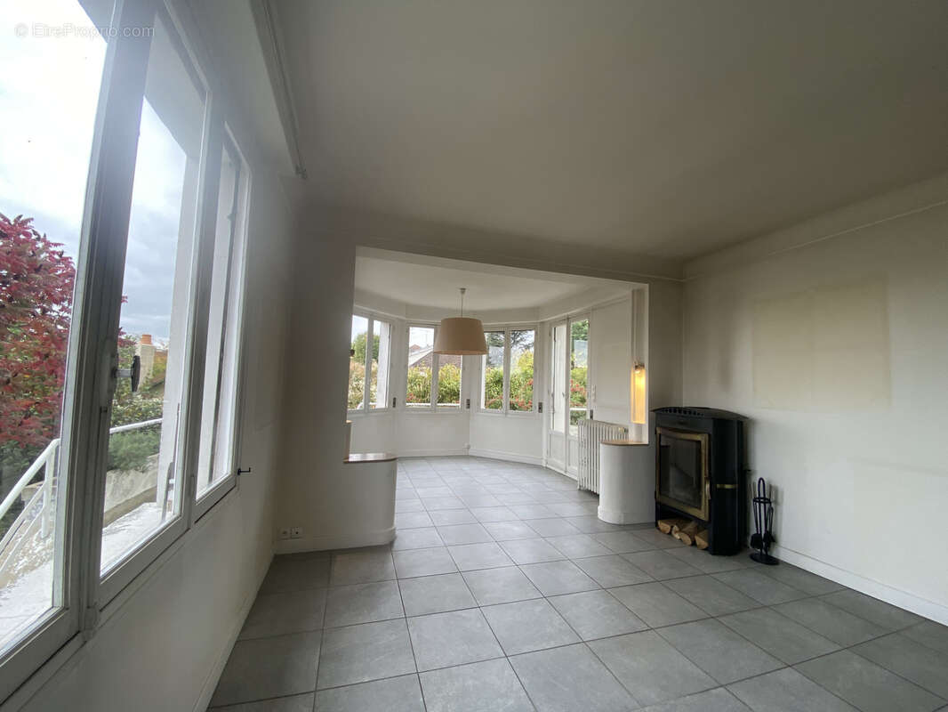 Maison à SAINT-JULIEN-LES-VILLAS