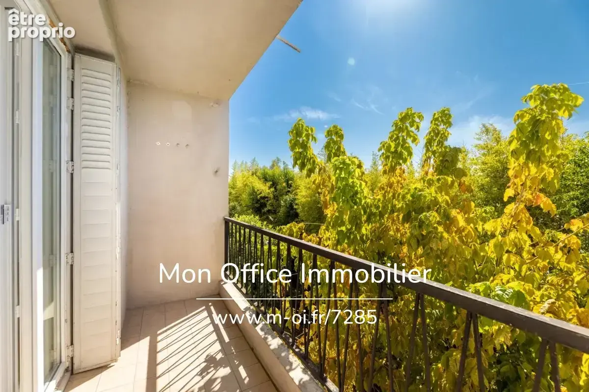 Référence : 7285-NAM - Appartement 4 pièces balcon cave et parking - photo 3