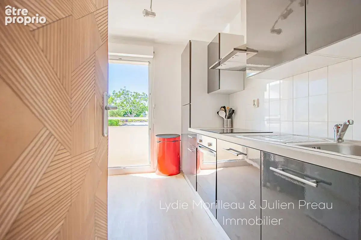 LA CHAPELLE-SUR-ERDRE - Centre-bourg - T2 avec balcon (46 m²) - photo 3