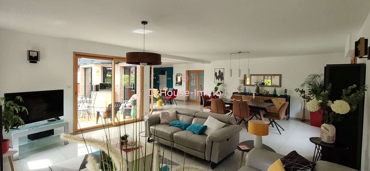 Maison 277 m² à Saint-Amand-Les-Eaux  - photo 5