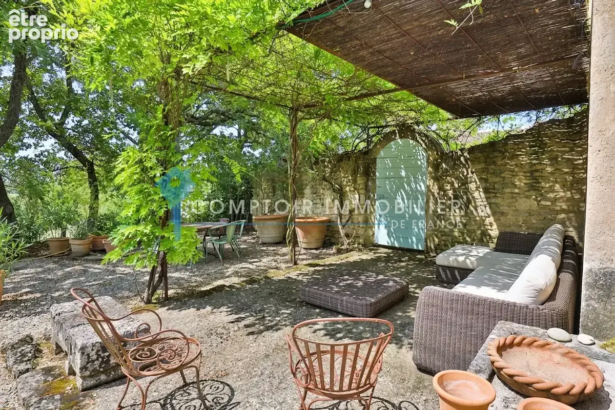 Dept 84 - Goult - Ravissante et atypique propriété en pierre 150 m2 + terrain avec garage et piscine non atten - photo 22