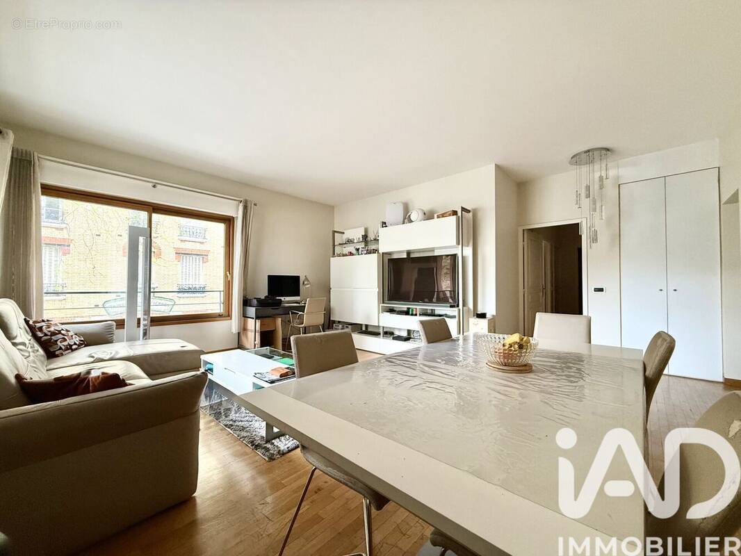 Photo 1 - Appartement à COURBEVOIE