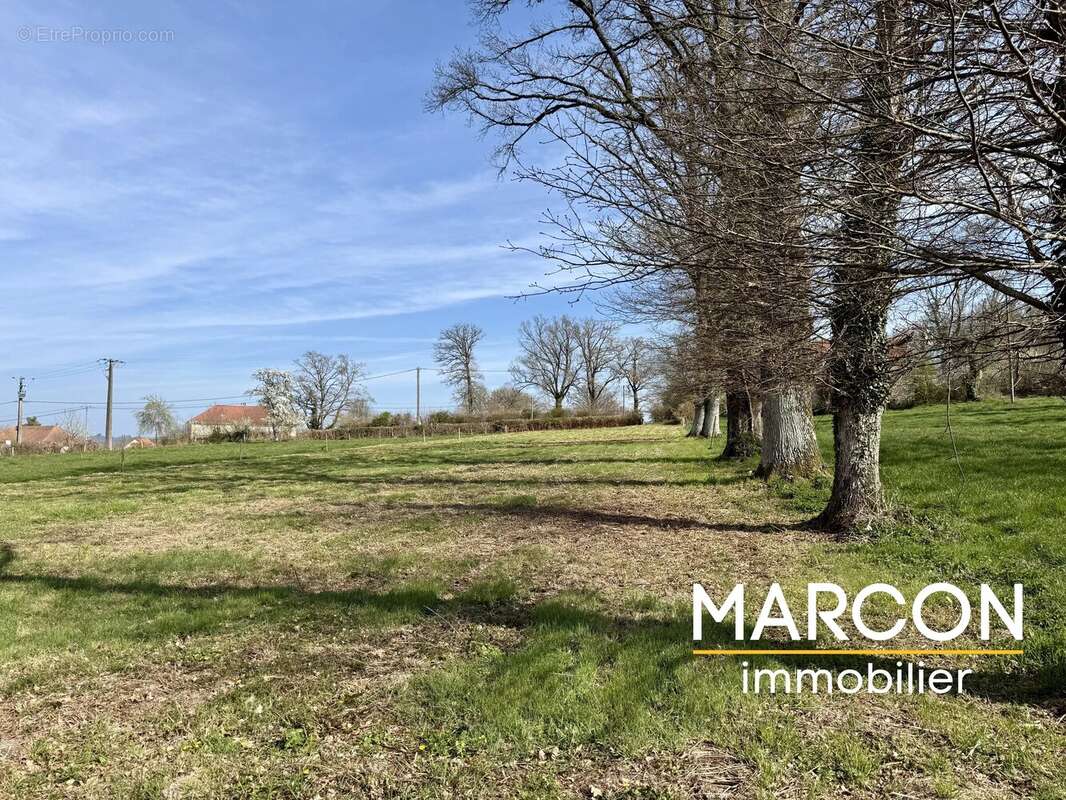 Terrain à SAINT-LAURENT