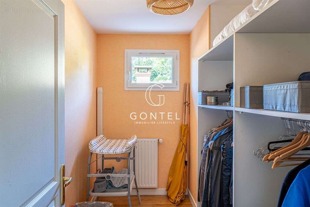 Maison à SAINT-CYR-AU-MONT-D'OR