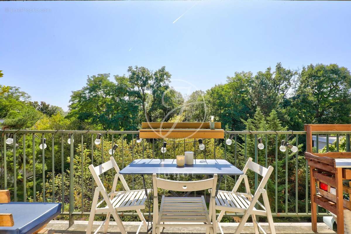 Appartement à VILLE-D'AVRAY