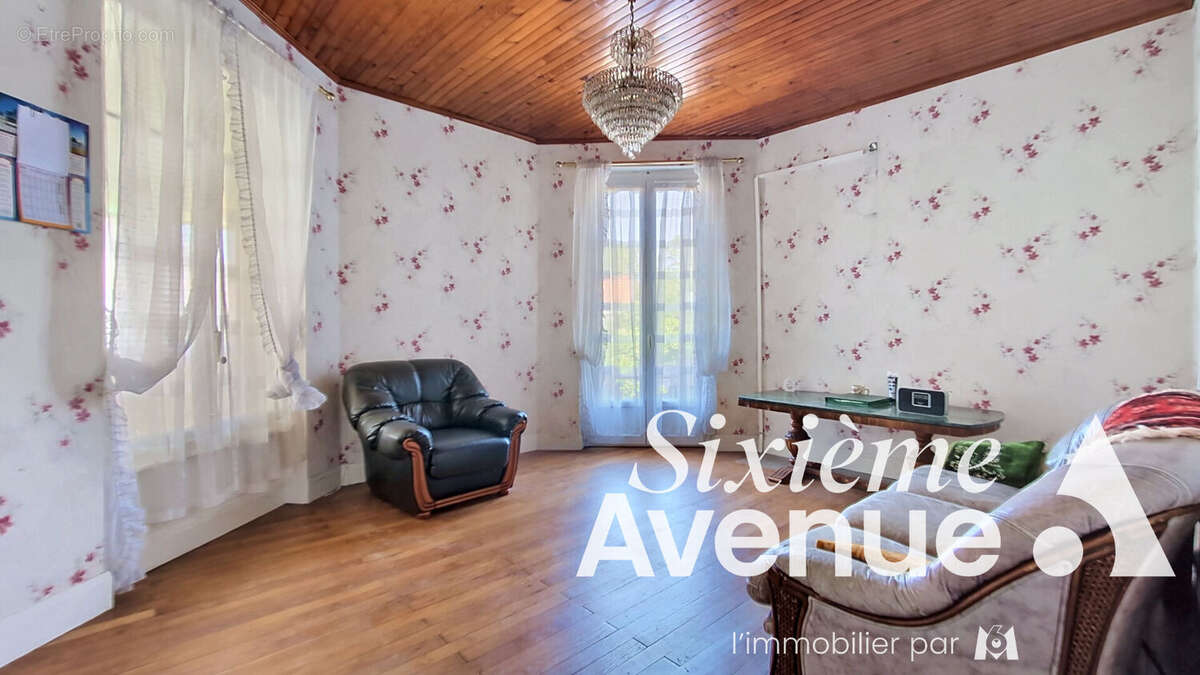 Maison avec appartements et ateliers Venissieux 13 pièce(s) 435m² m2 - photo 4