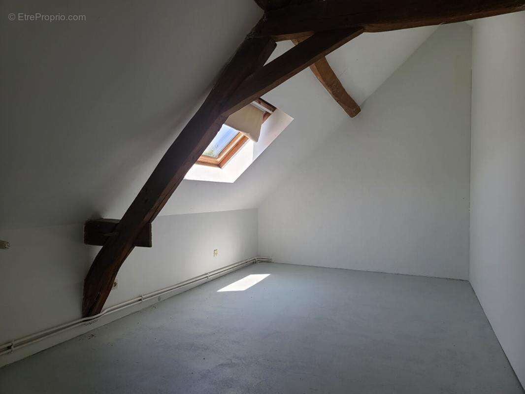Maison 221 m² avec terrain de 5 000 m² - Mouliherne (49390) - photo 12