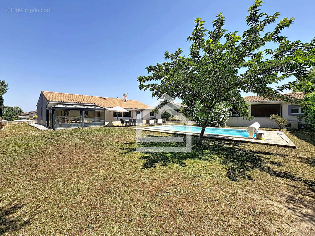 Maison 6 pièces avec piscine - photo 2