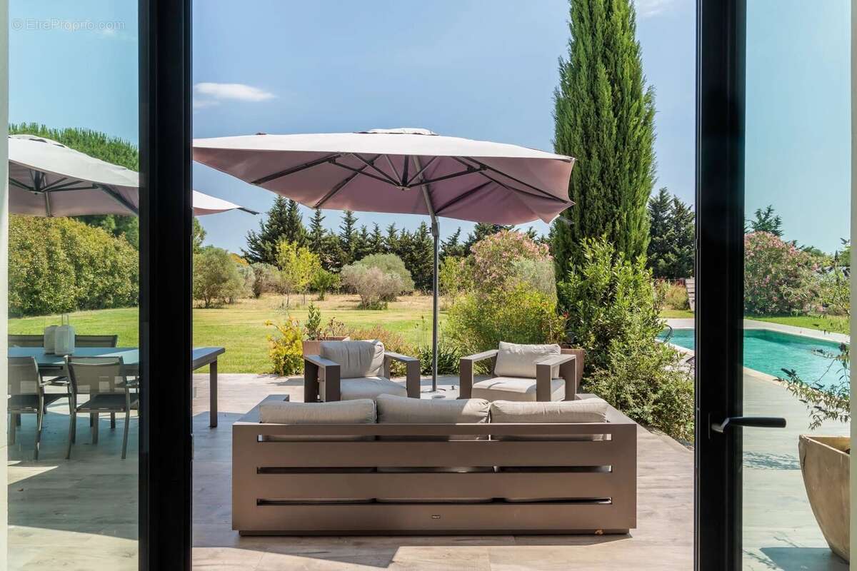 Maison contemporaine avec piscine Campagne Arlésienne - photo 5