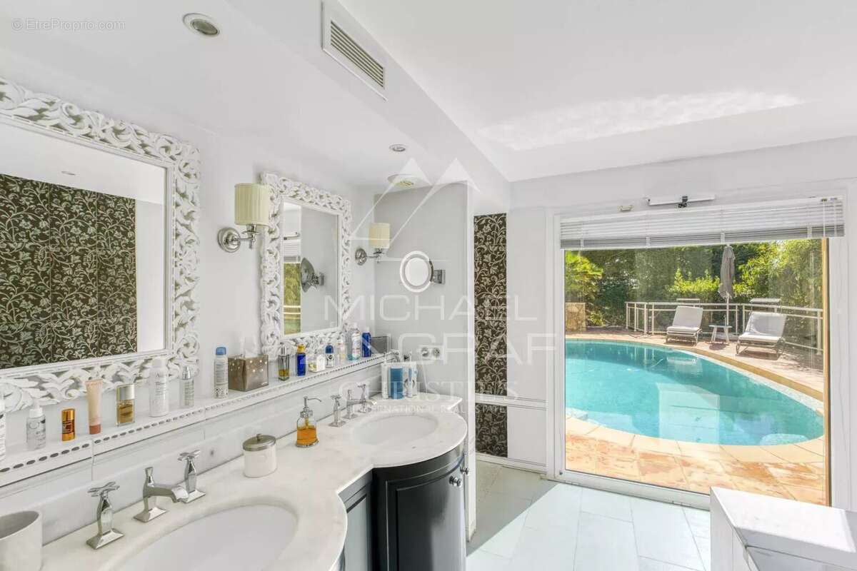 Maison à MANDELIEU-LA-NAPOULE