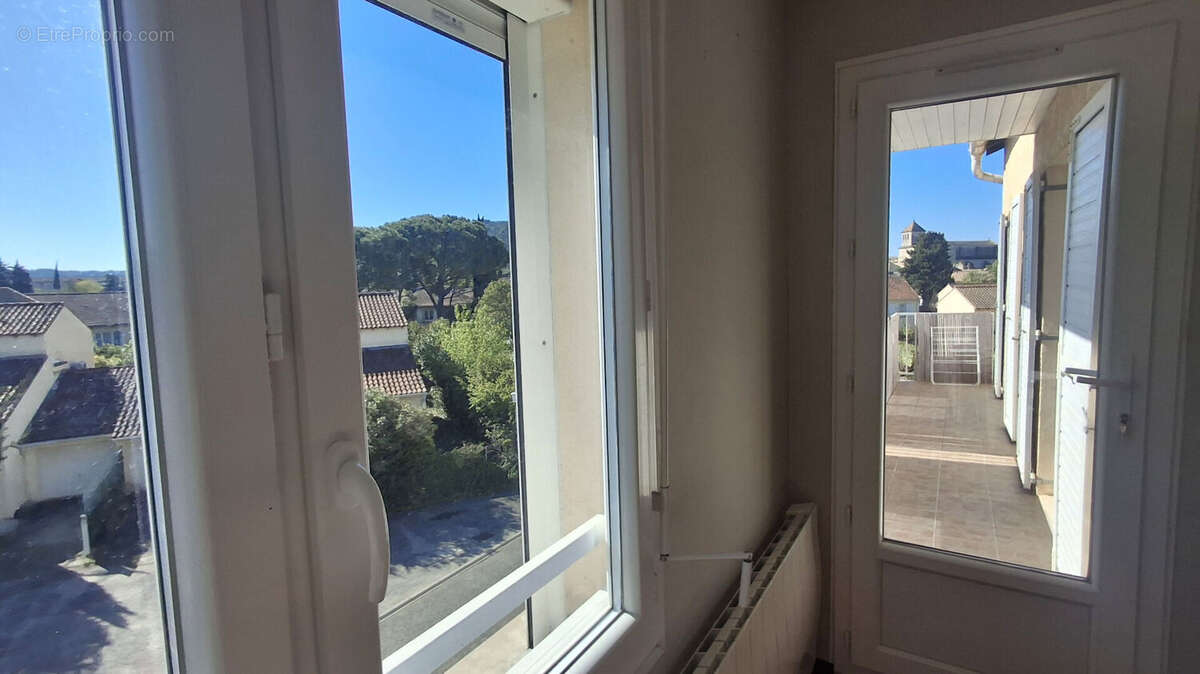 Appartement à SAINT-PAUL-TROIS-CHATEAUX