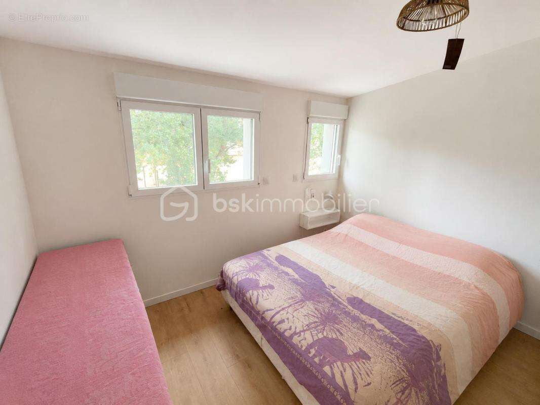 Maison spacieuse au cœur de Le Tour-du-Parc : Charme et Tranquillité - photo 7