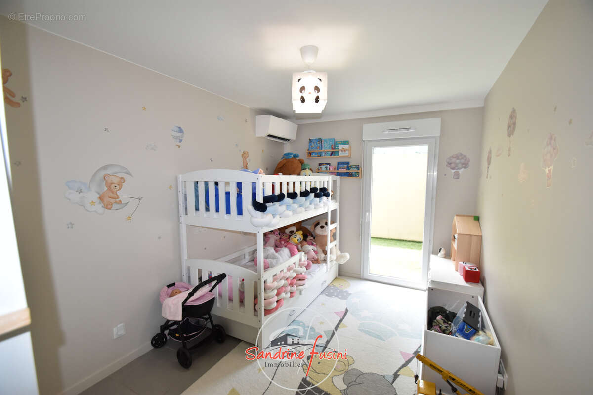 Appartement à CARROS