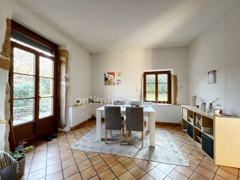 Maison à SAINT-LAURENT-DE-MURE