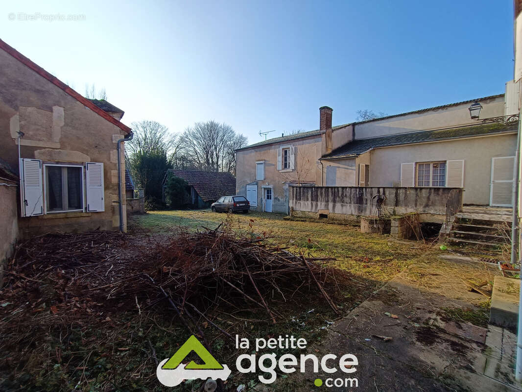 Appartement à SANCERGUES