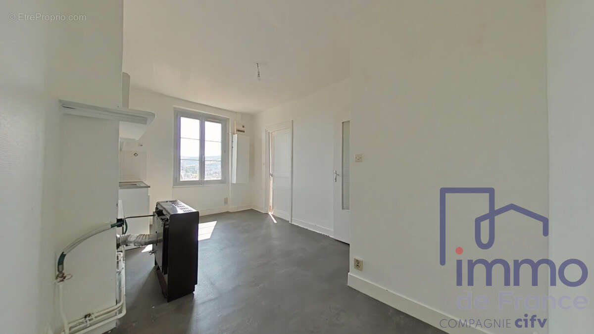 Appartement 59 m² à Saint-Etienne  - photo 7
