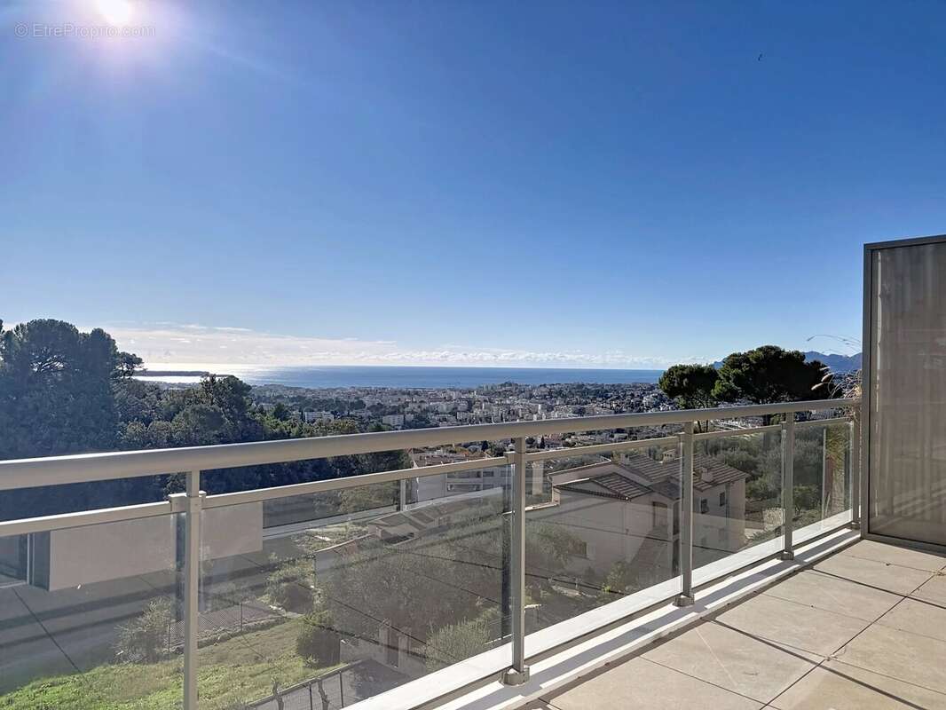 Appartement à LE CANNET