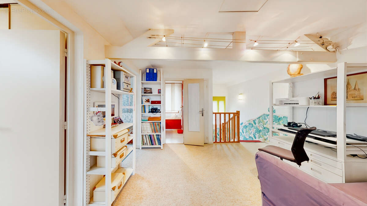 Maison à NEAUPHLE-LE-CHATEAU