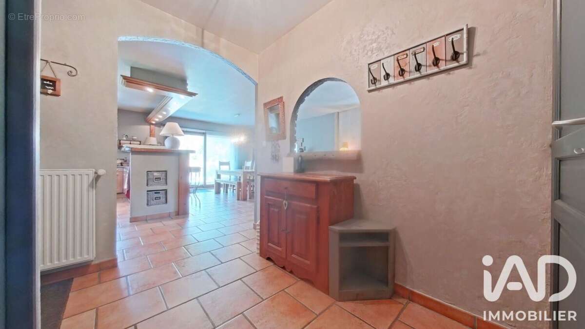 Maison 113 m² à Premanon  - photo 3