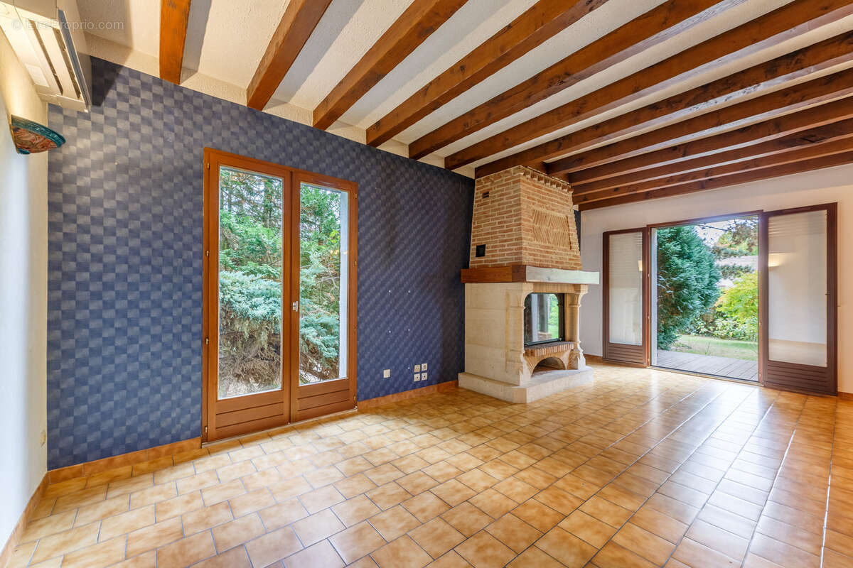 Maison à LE MESNIL-ESNARD