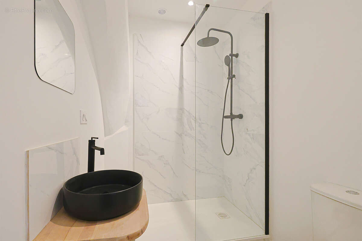 Appartement à SOLLIES-PONT